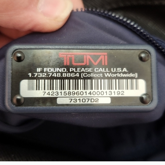 Tumi  Oversized Black Leather Tote Bag - Picture 6 of 10